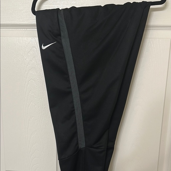 Nike Pants Black Tapered Leg Womens Track pockets/drawstring Run Walk Lounge MT - Picture 7 of 7